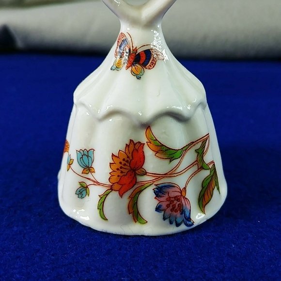 Aynsley Cottage Garden Porcelain Dinner Bell With Heart Shape Handle - Picture 2 of 8